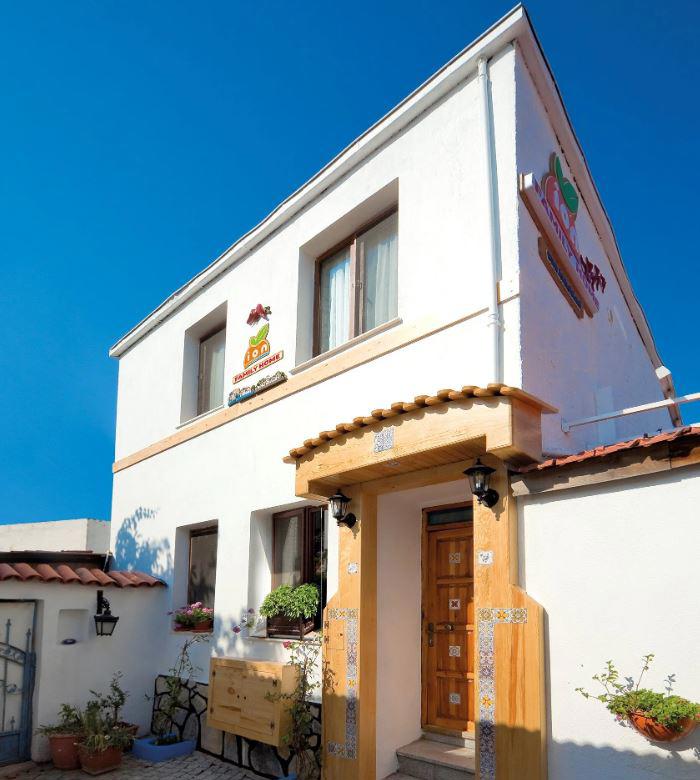 Ion Family Home-Apart Hotel