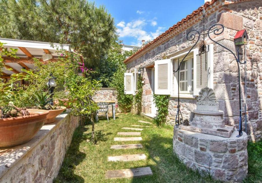 Lunaria Guest House