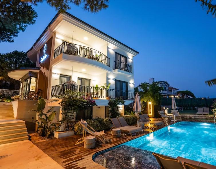 Cunda Pier +12 Adults