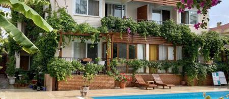 Ten Apart Hotel