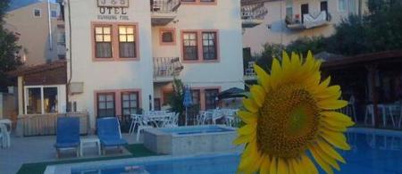 J & S Hotel