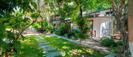 Lagoon Boutique Hotel