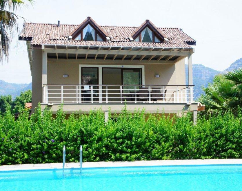 Aquamarine Apartments