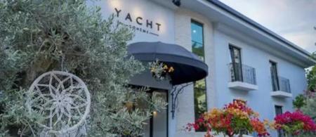 Yacht Boheme Hotel