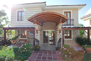 Perdikia Hill & Family Hotel