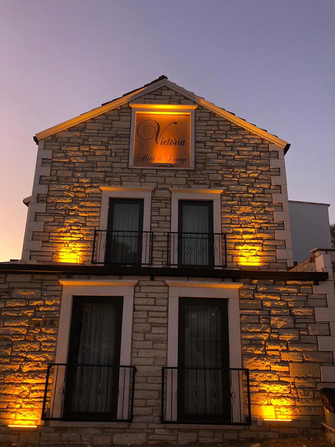 Victoria Hotel And Lounge