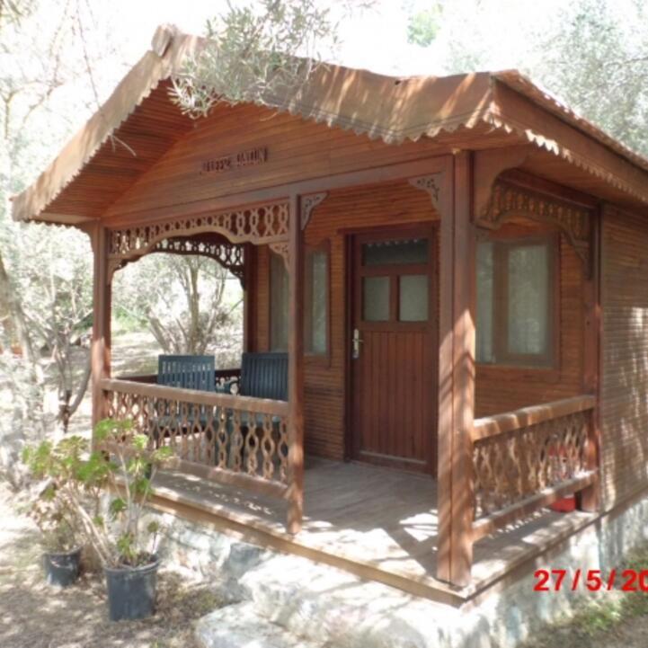 Hosmahal Cafe Restaurant & Bungalows