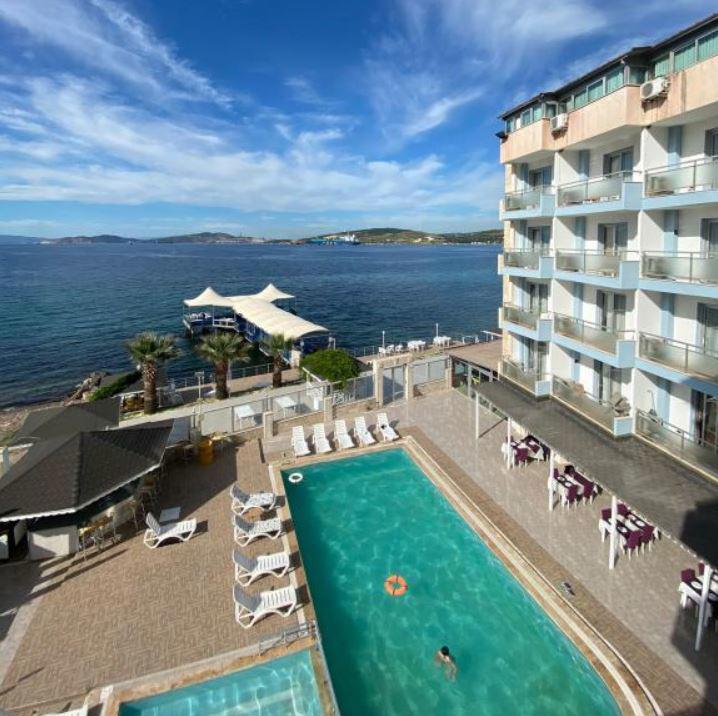 Club Rose Bay Hotel