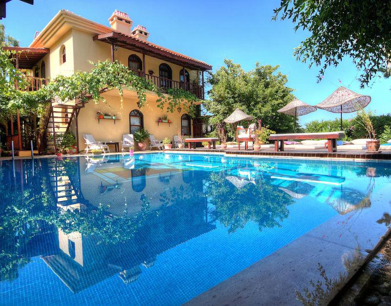 Mandarin & Mango Boutique Hotels