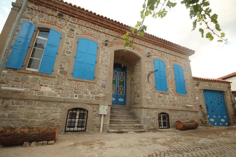 Bergama Taş Konak