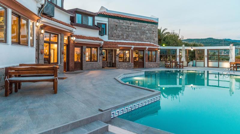 Assos Troy Beach Hotel