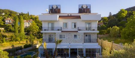 Urla 1867 Hotel