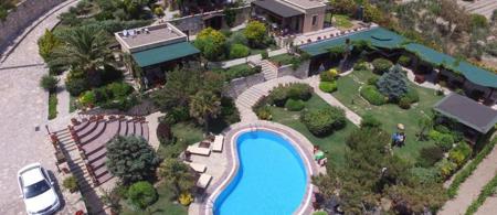 Ada Bacchus Hotel