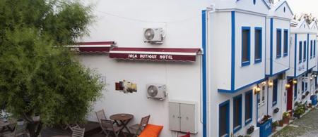 Iola Hotel