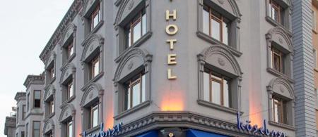 Port Hotel