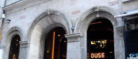 West Pera Hotel