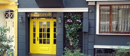 Retropera Hotel