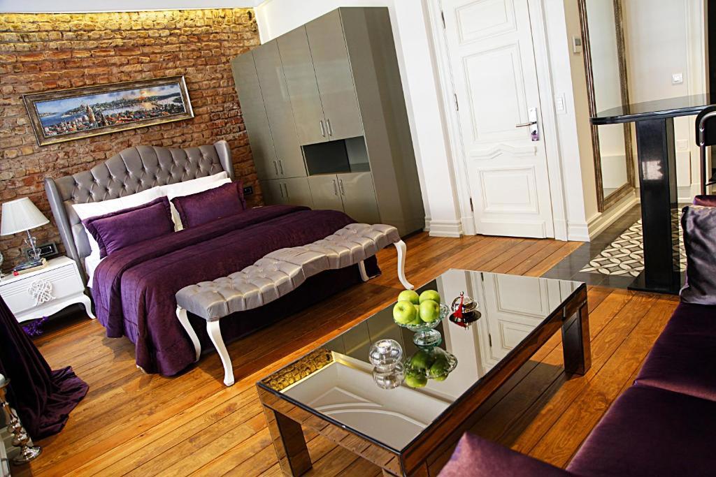 Frida Suites And Aparts