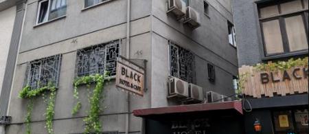 Black Art Otel