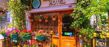 Walnut Shell Hotel