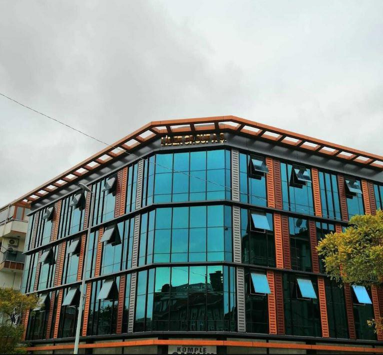 Plus Park Suite & Hotel