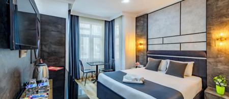 La Pazza Suites