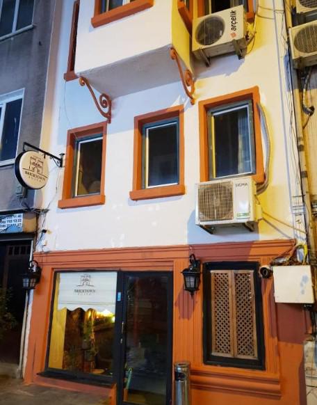 Taksim BrickTown Suite