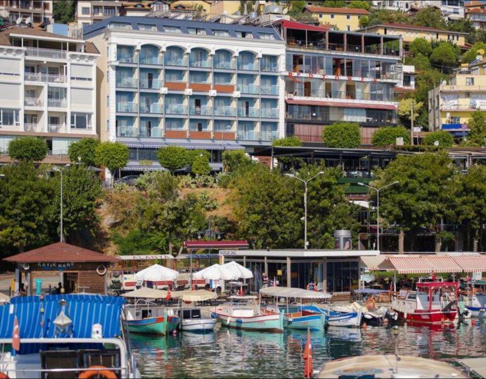 Numa Port Hotel
