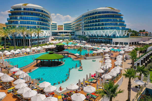 Vikingen Infinity Resort & Spa