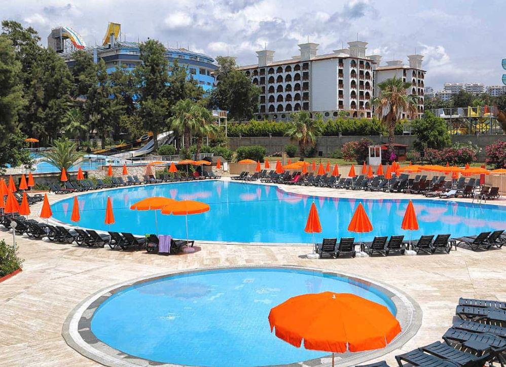 Bayar Garden Beach Hotel