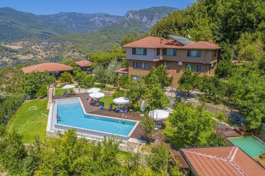 Avena Mountain Boutique Hotel + 16