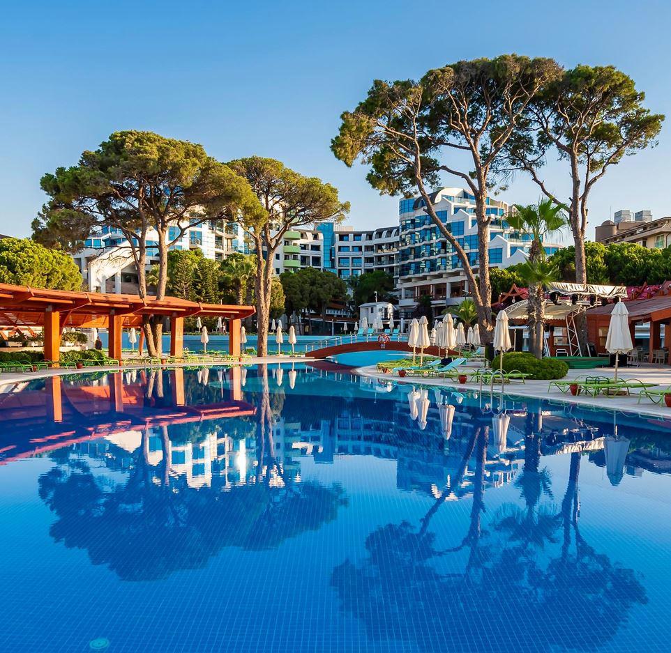 Cornelia De Luxe Resort