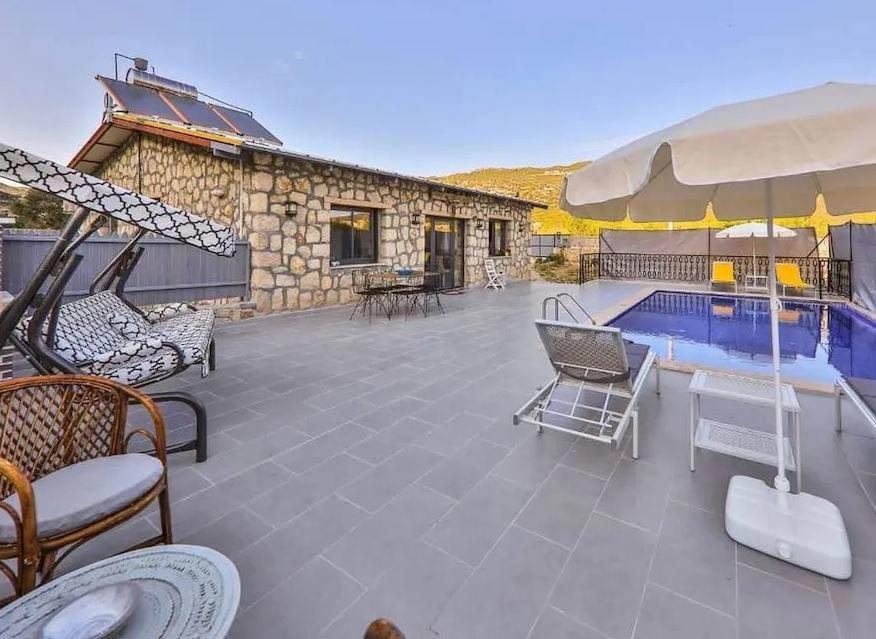 Private Pool Villa In Nature-Wisterya Villa