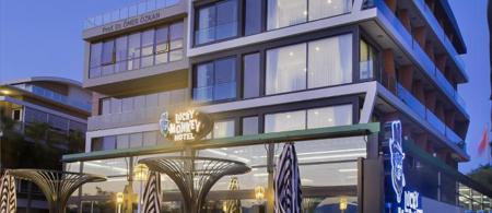 Lucky Monkey Hotel