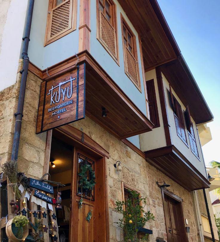 Kuyu Beergarden Hostel