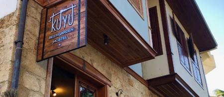 Kuyu Beergarden Hostel