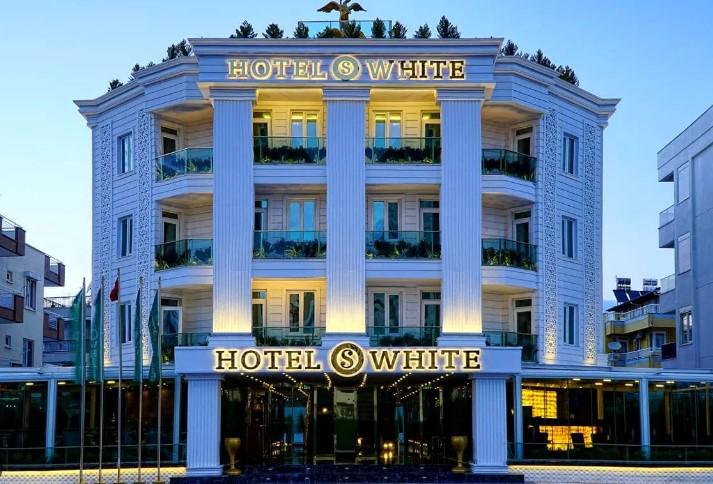 S White Hotel