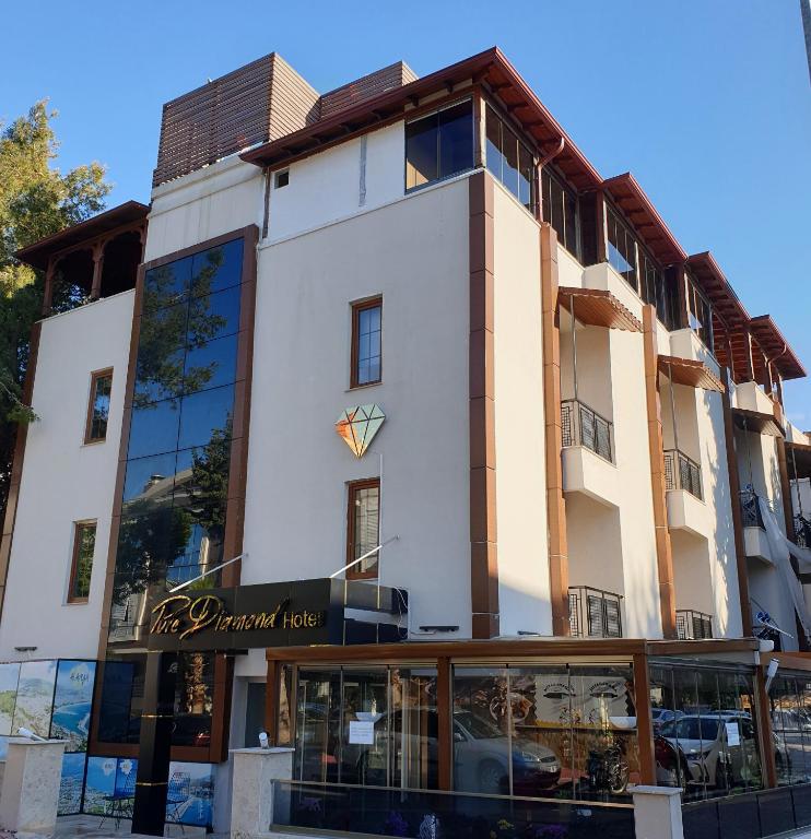 Pure Diamond Hotel