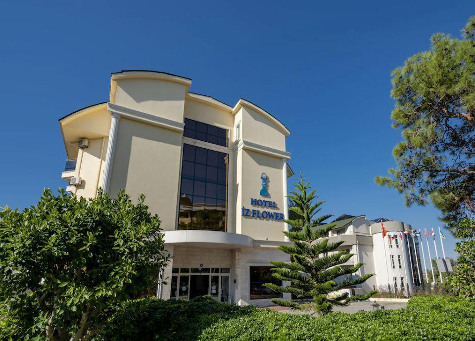 Iz Flower Side Beach