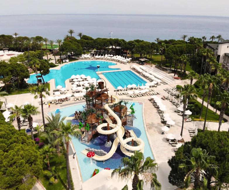 Dobedan World Palace Hotel