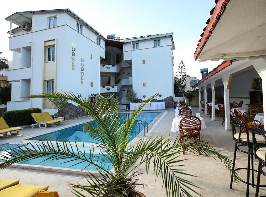 Hubble Bubble Suit Hotel