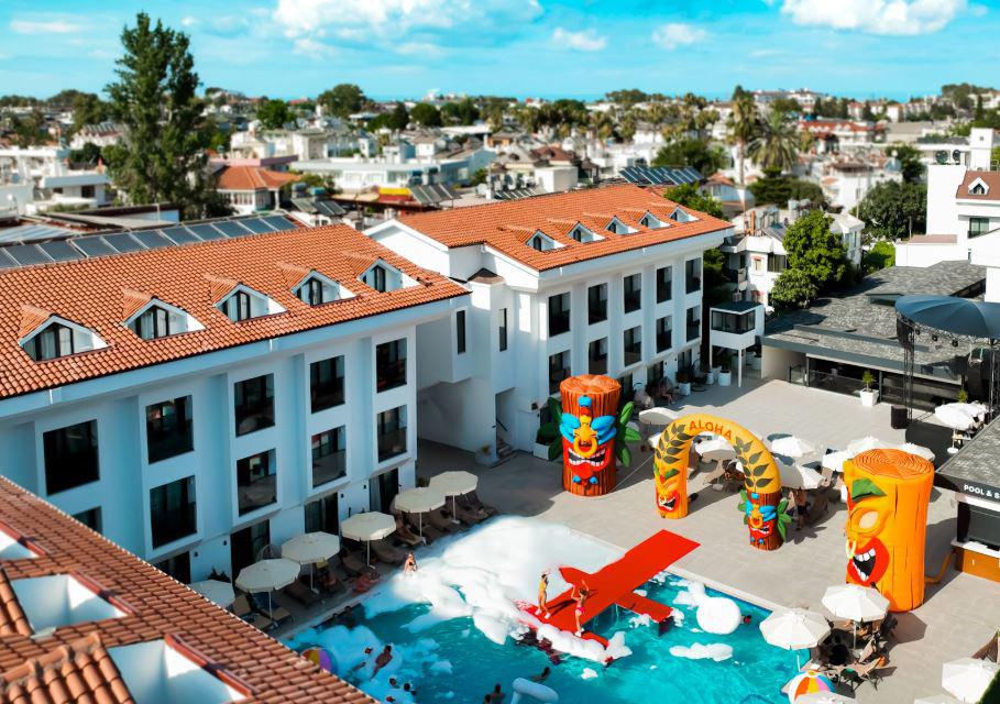 The Saint Star Kemer - Adult Only (+16)