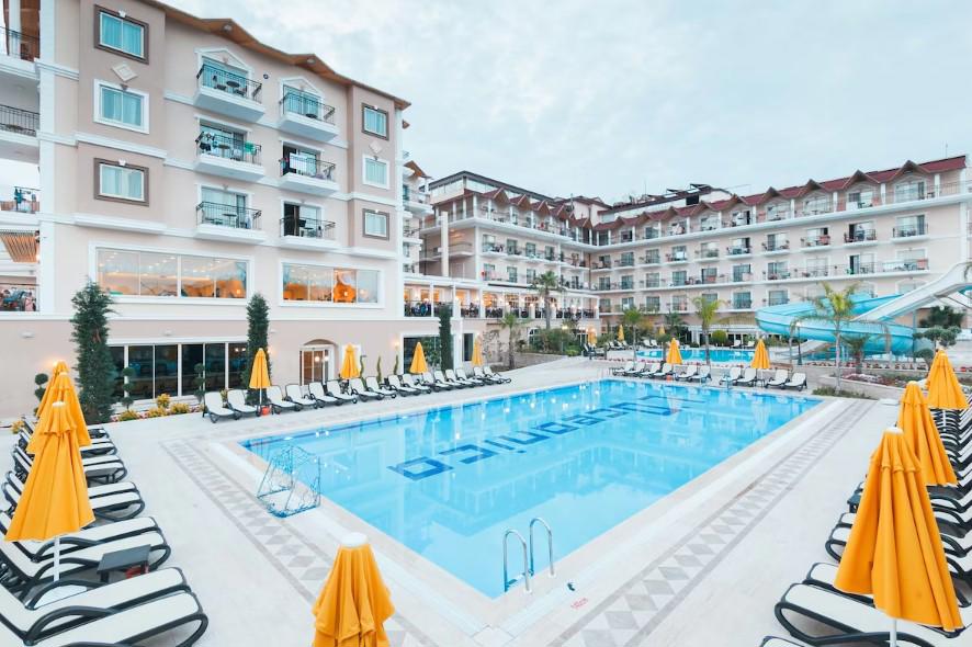 L'oceanica Beach Resort Hotel