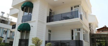 In Suit Luxury Hotel
