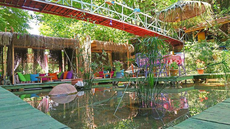 Paradise Hotel & Cafe & Restaurant