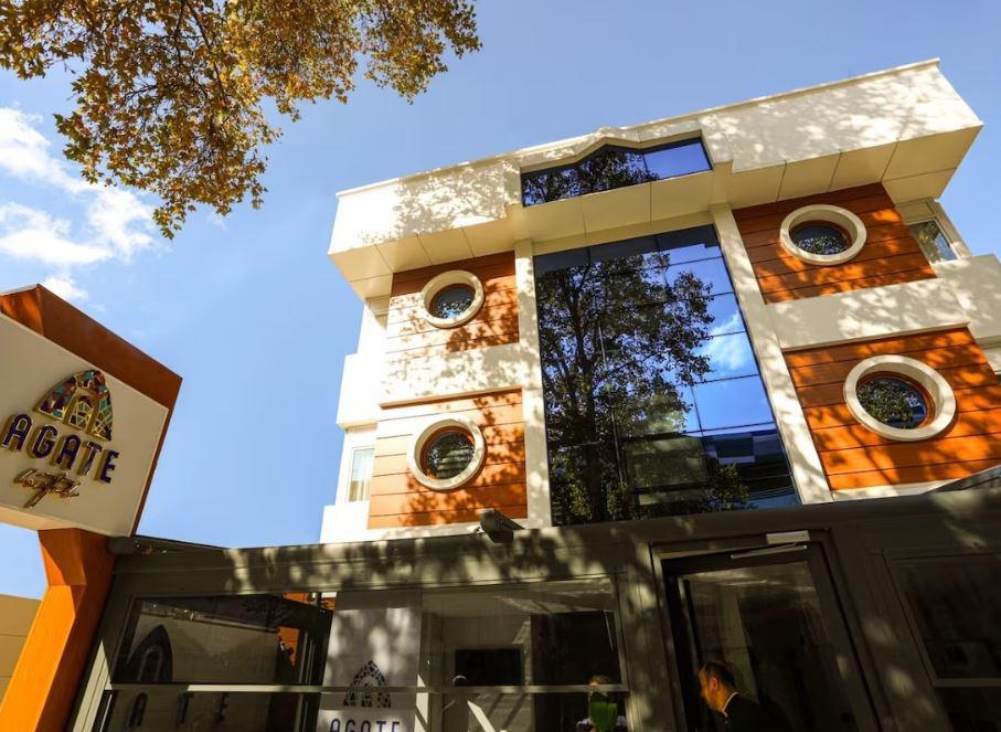 Agate Hotel