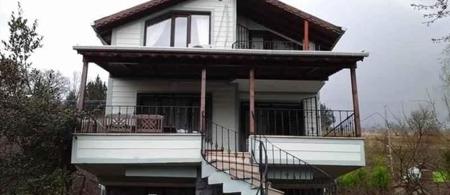 Vira Creek House