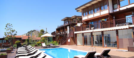Phellos Suites