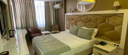 Saros Hotel