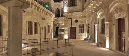 Taru Cave Suites